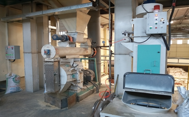 飼料成套生產設備