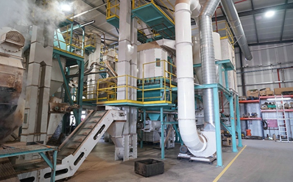 成套飼料加工生產(chǎn)線價格多少錢?其軸承發(fā)出聲響是缺油所致