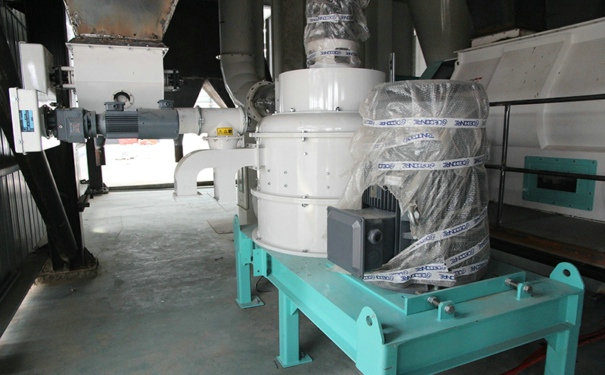 顆粒飼料加工機(jī)械多少錢?其破碎效率又該如何提高?