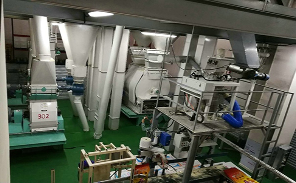 飼料加工設(shè)備價格多少?其使用前的準(zhǔn)備工作又有哪些?