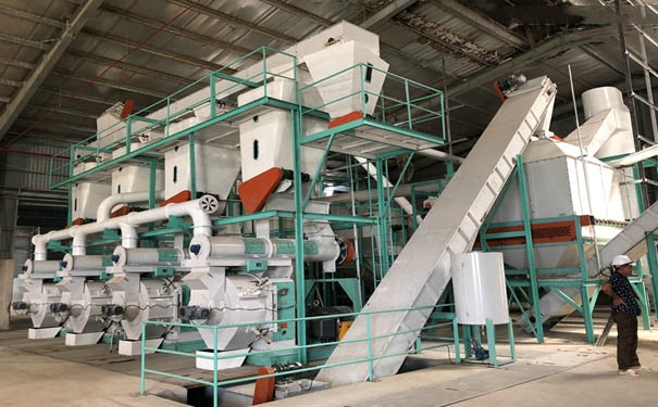 飼料成套設(shè)備是養(yǎng)殖行業(yè)進(jìn)行轉(zhuǎn)型升級的重要體現(xiàn)