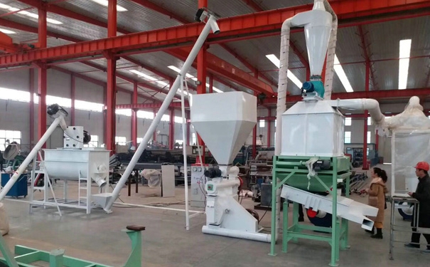 飼料成套設(shè)備確保了飼料質(zhì)量和養(yǎng)殖過程的順利進(jìn)行